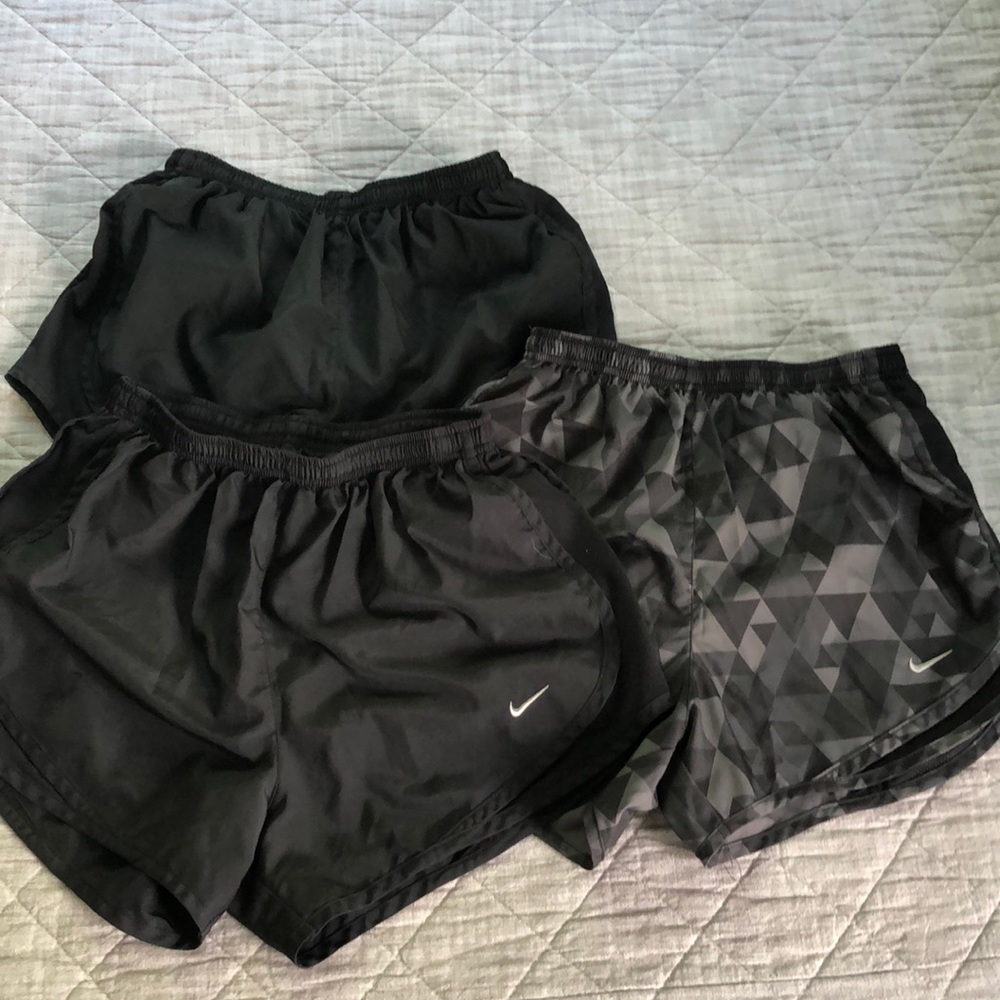 FIVE pairs of Nike Tempo running shorts EUC